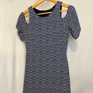 Cold shoulder Banana Republic dress size 2